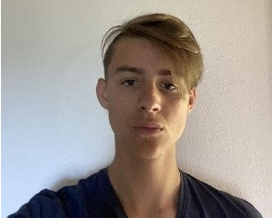 Un jeune wikipédien donne un aperçu de son travail sur Wikipédia