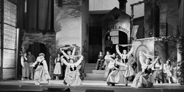 A thousand historic theater images new on Wikimedia Commons